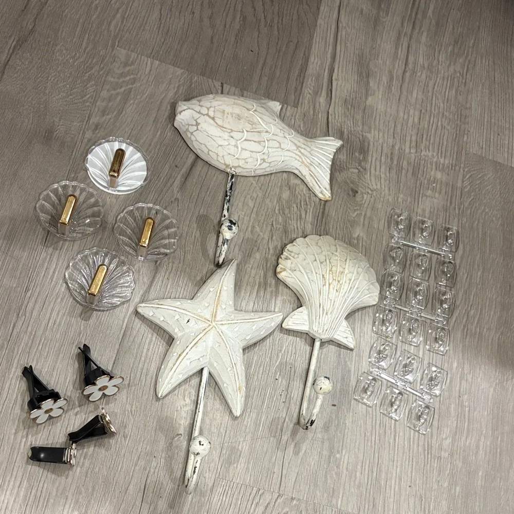 🏡 Things that Hook & Clip for Wall, Jewelry, Clothes, Car, & Hair